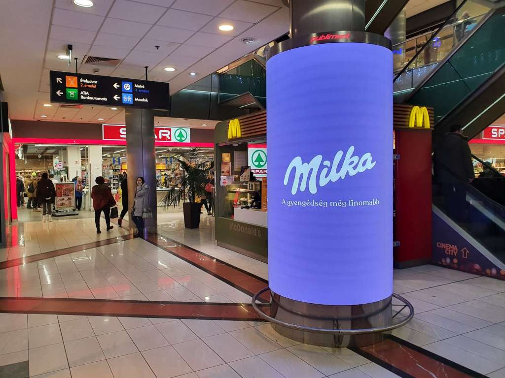 Coloanele publicitare LED în centrele comerciale Allee, Duna și ETELE Plaza 2