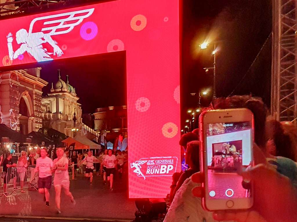 Generali Night Run Budapest futóverseny / Kültéri LED-perimeter és LED-es eredményjelző telepítés