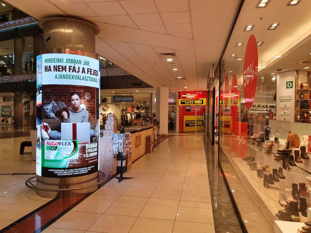 LED advertising columns in the Allee and Duna Plaza and ETELE Plaza Shopping Malls 5