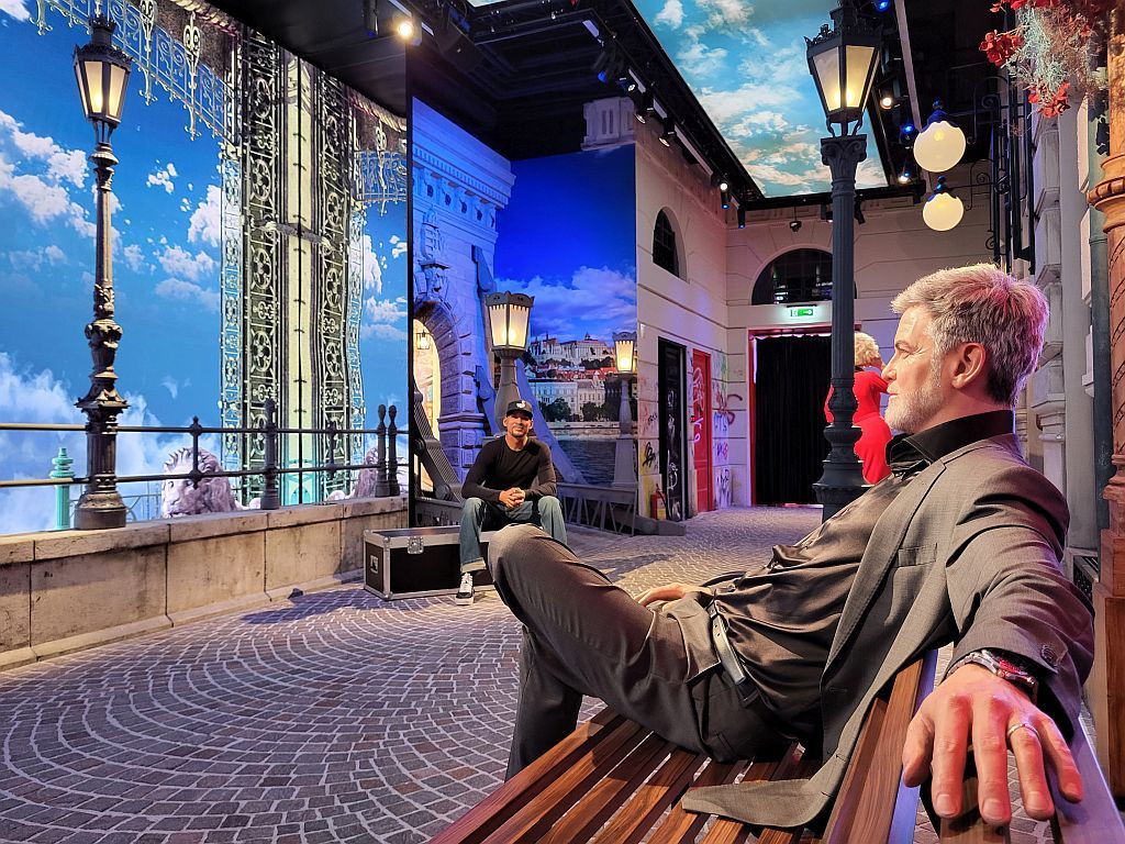 Madame Tussauds Budapest - LED wall, LED floor and video processor control system design and construction 7