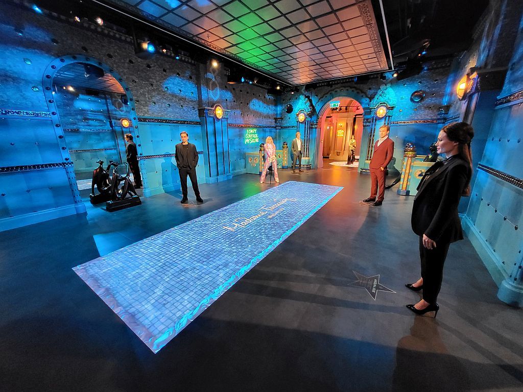 Madame Tussauds Budapest - LED wall, LED floor and video processor control system design and construction 12