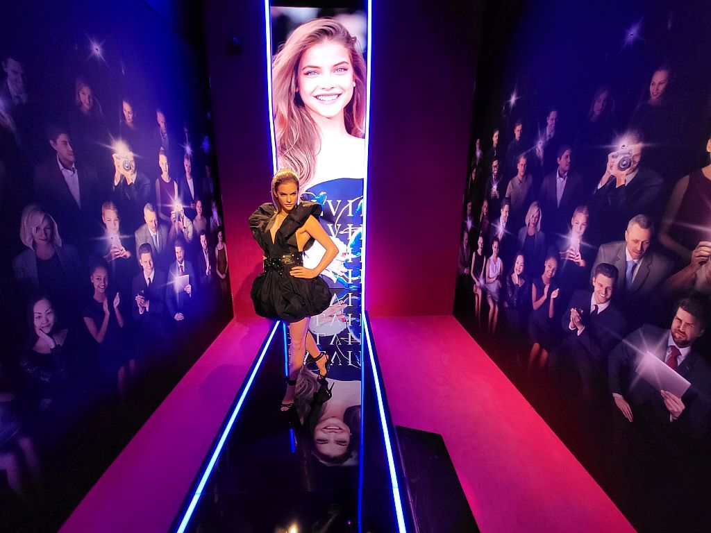 Madame Tussauds Budapest - LED wall, LED floor and video processor control system design and construction 15
