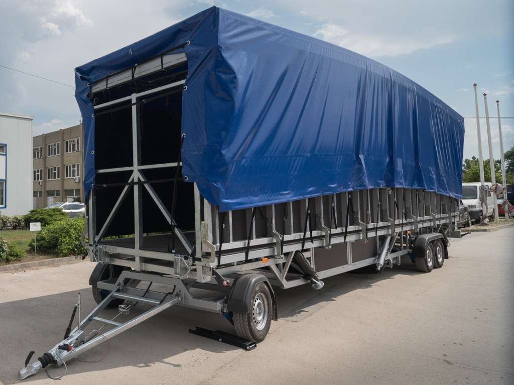 Mobil utánfutós színpad