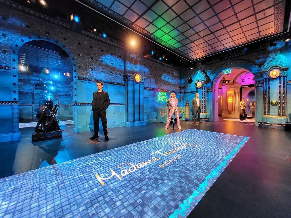 Madame Tussauds Budapest - ecran LED, podea LED și procesor video sistem de control proiectare și execuție 11