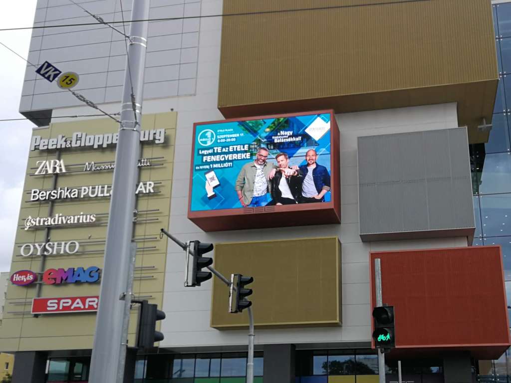Mallul Etele / Afișaj LED flexibil și ecran cu LED-uri pentru podea - Proiectare și implementare sistem de mall inteligent Digital Signage 2
