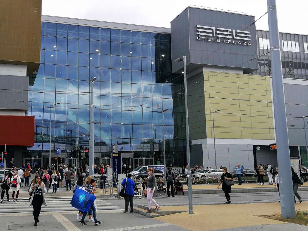 Mallul Etele / Afișaj LED flexibil și ecran cu LED-uri pentru podea - Proiectare și implementare sistem de mall inteligent Digital Signage 1