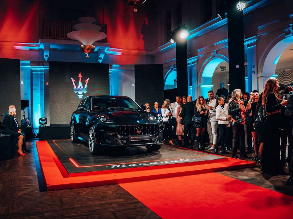 Prezentare exclusivă de mașini, dansuri, modă și bijuterii, sub egida Maserati Wallis Motor  - Haris Park 5