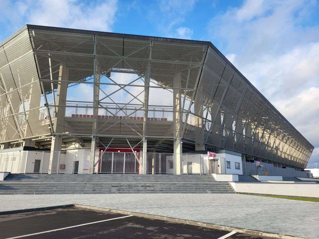 Stadionul SEPSI OSK / Proiectare și implementare bănci de rezerve dotate cu scaune sport încălzibile, instalare scaune pentru spectatori 11