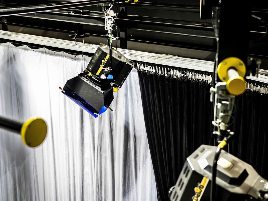 RTL Klub - Horizon curtains around the studio
